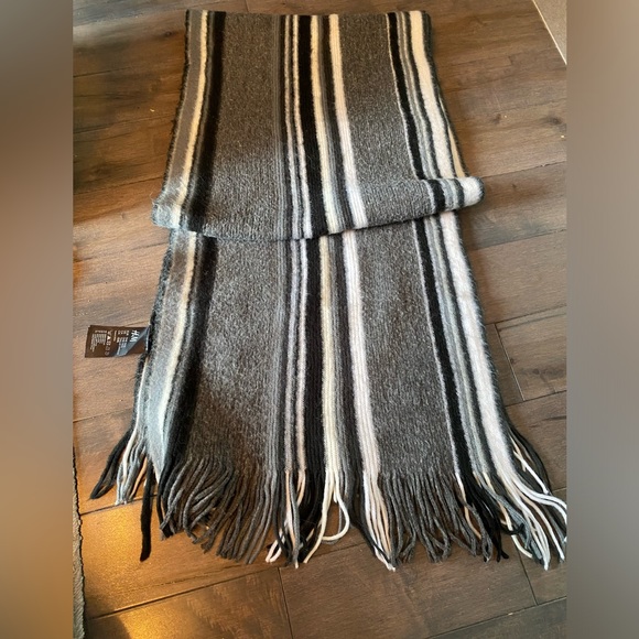 Monochrome Striped Warm Scarf - Picture 3 of 3